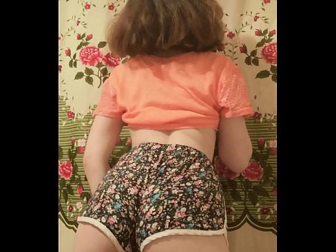 ❤️ Seksi enom bayek stripping mati dheweke kathok cendhak ing kamera ❌ Porno ing kita